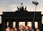 英雄联盟总决赛赛程-拉沃尔杯碾压澳网，阿尔卡拉斯惊艳四座