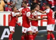 英雄联盟总决赛2025-柏林联队主场取胜，积分榜位置有所上升