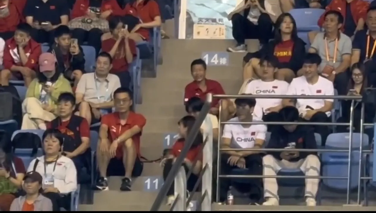 队员们在场上的表现引起了粉丝的热议! 队员们在场上的表现引起了粉丝的热议!