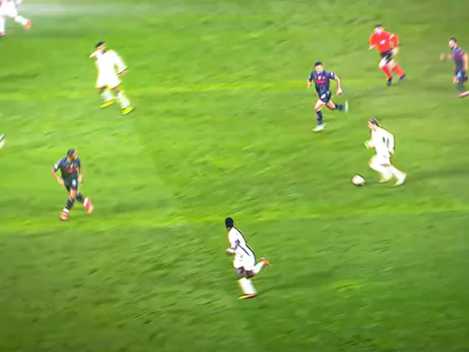 惊心动魄,足球场上燃烧的激情 惊心动魄,足球场上燃烧的激情