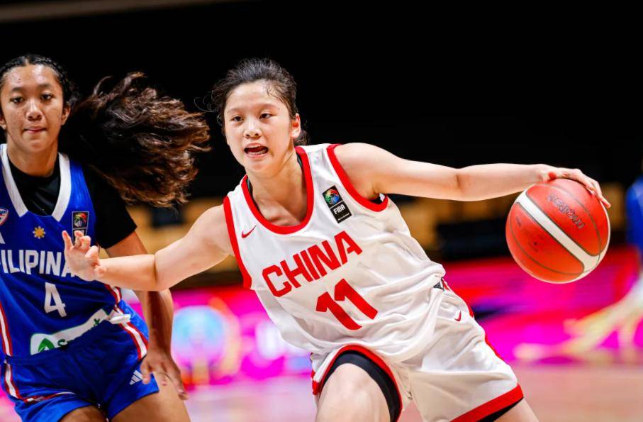 澳大利亚女篮队凭借超强实力,横扫对手 澳大利亚女篮队凭借超强实力,横扫对手