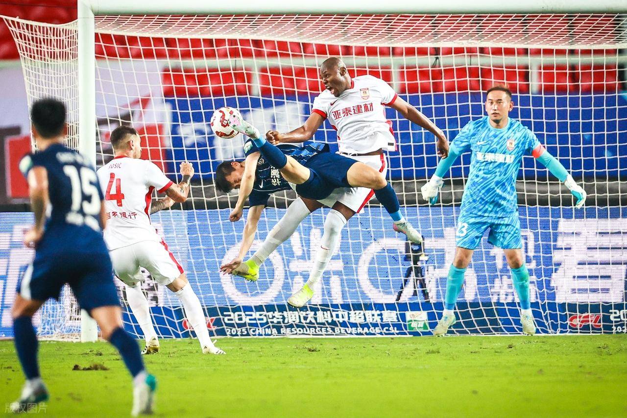 亚眠客场不敌,保级形势严峻的简单介绍 亚眠客场不敌,保级形势严峻的简单介绍