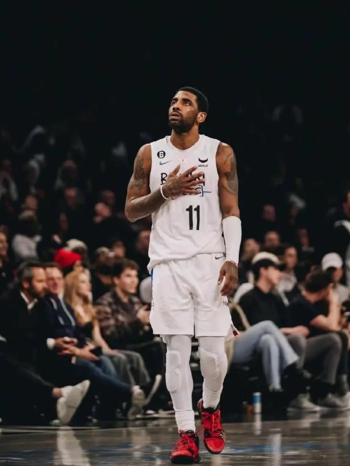 篮网连胜不尽,欧文全面发挥为队夺胜 篮网连胜不尽,欧文全面发挥为队夺胜