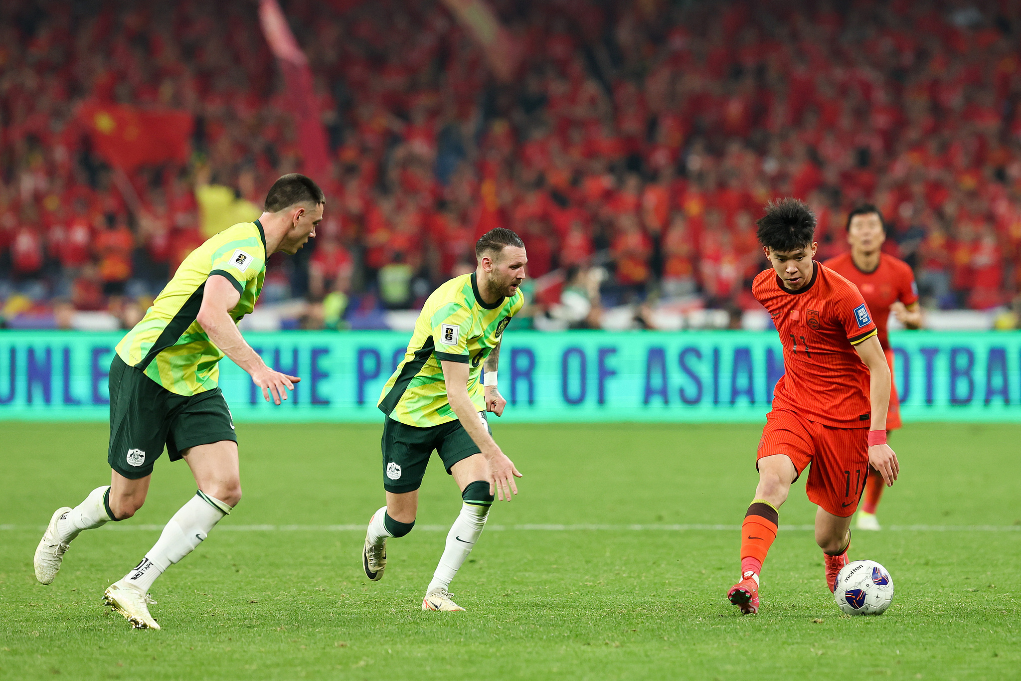 足球传奇诞生,亚洲杯赛将球场擂台上演 足球传奇诞生,亚洲杯赛将球场擂台上演