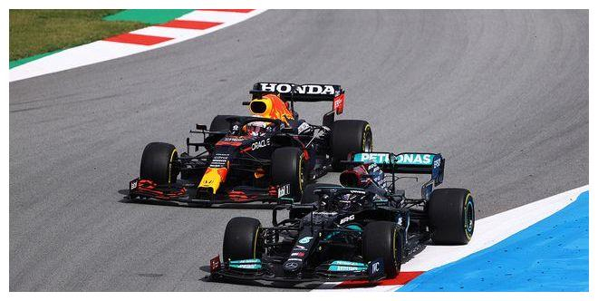 梅赛德斯险胜红牛二队,诺里斯点燃赛场 梅赛德斯险胜红牛二队,诺里斯点燃赛场