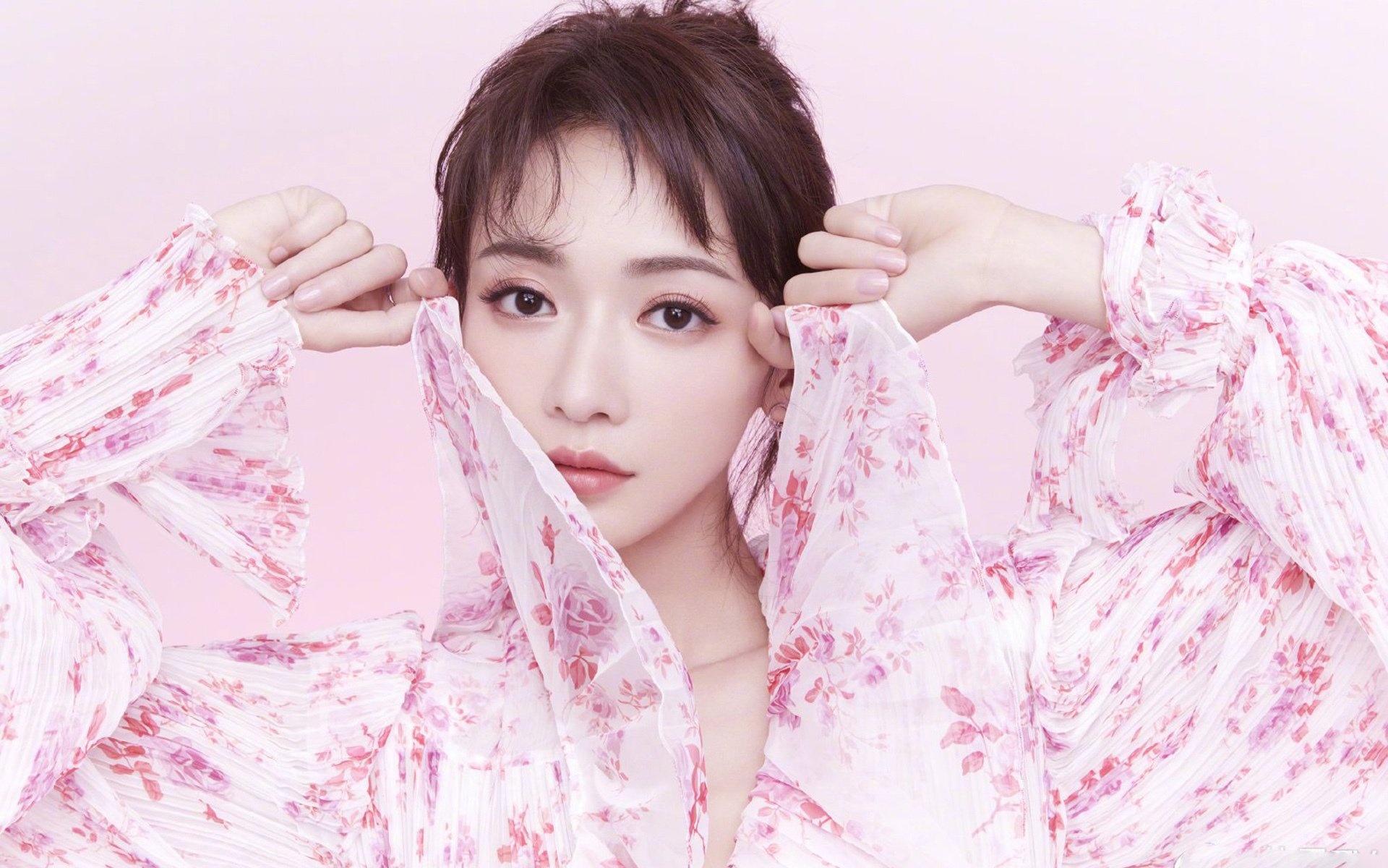 唯一的剧本，当勒沃库森用团队横扫豪门，凯恩用一脚远射救赎自我